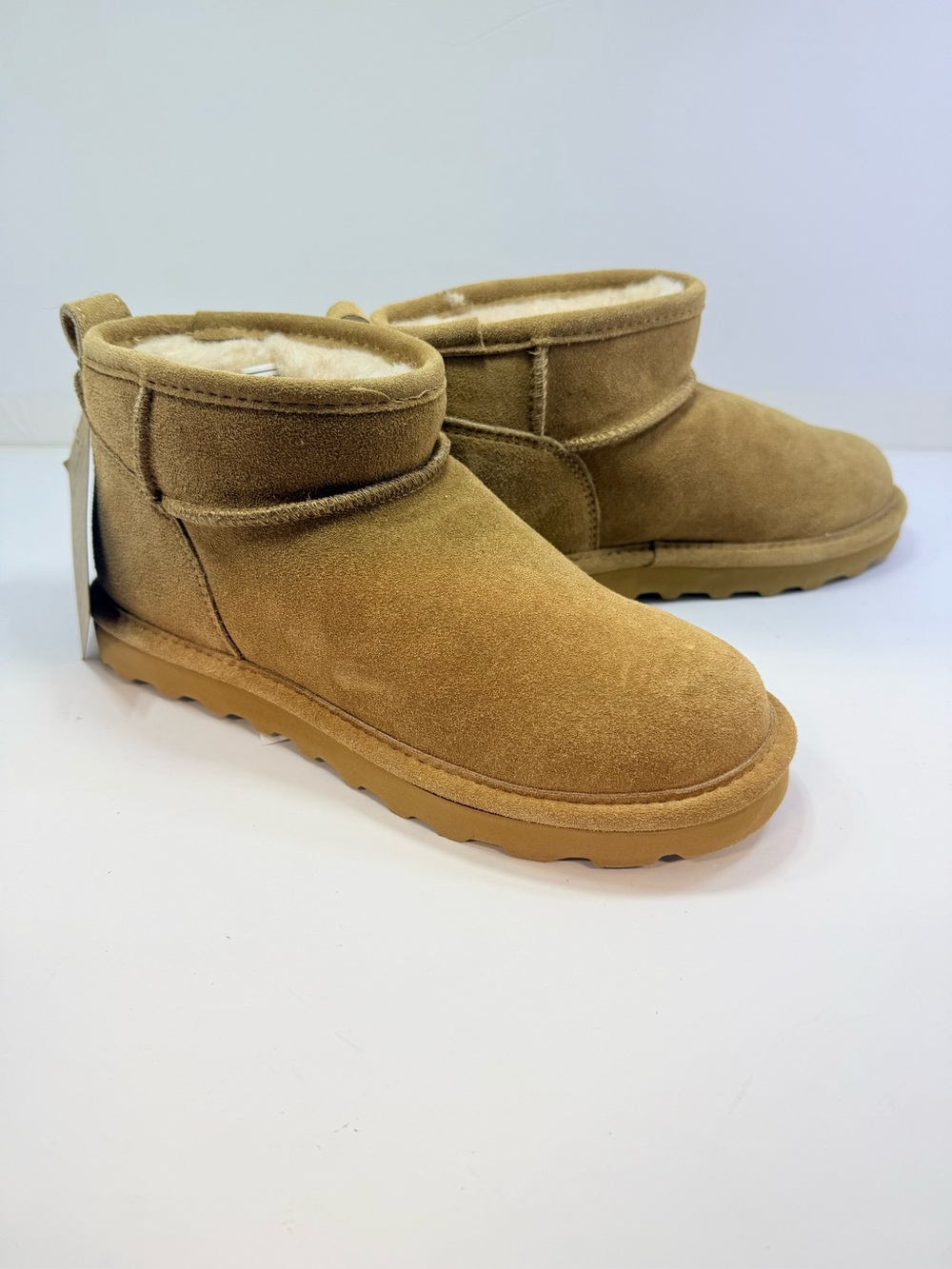 108. Bear Paw Shorty boots size 8 women, no box NWT